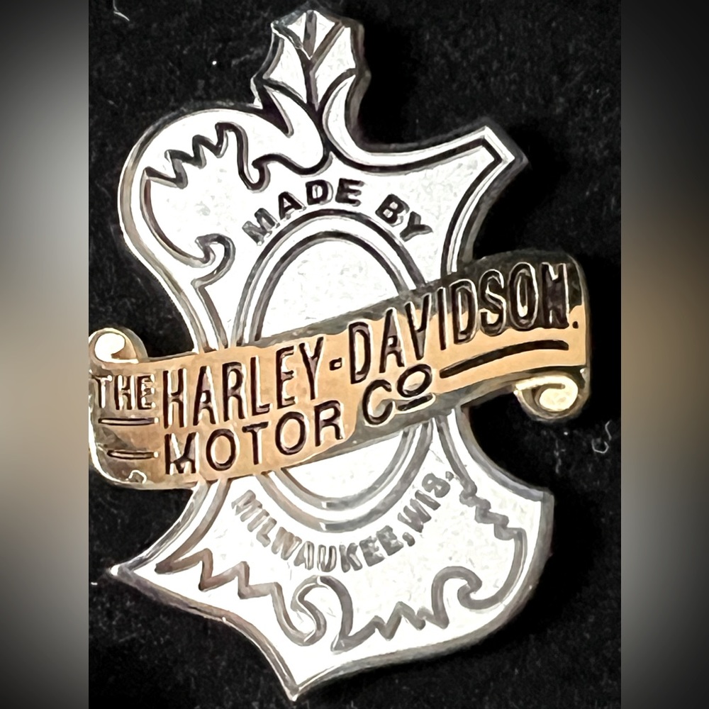 Harley Davidson ladies pin, rare